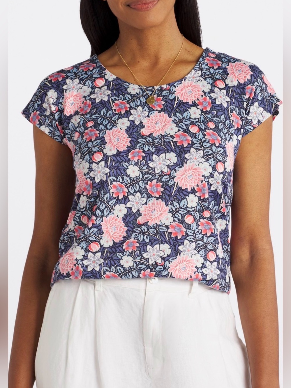 bobeau Navy Floral V-Neck Short Sleeve Tee